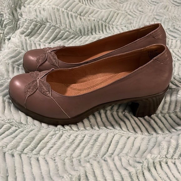 Carly High Heels by Kravings - Taupe / Flower Embellishment - 9 - Picture 4 of 7